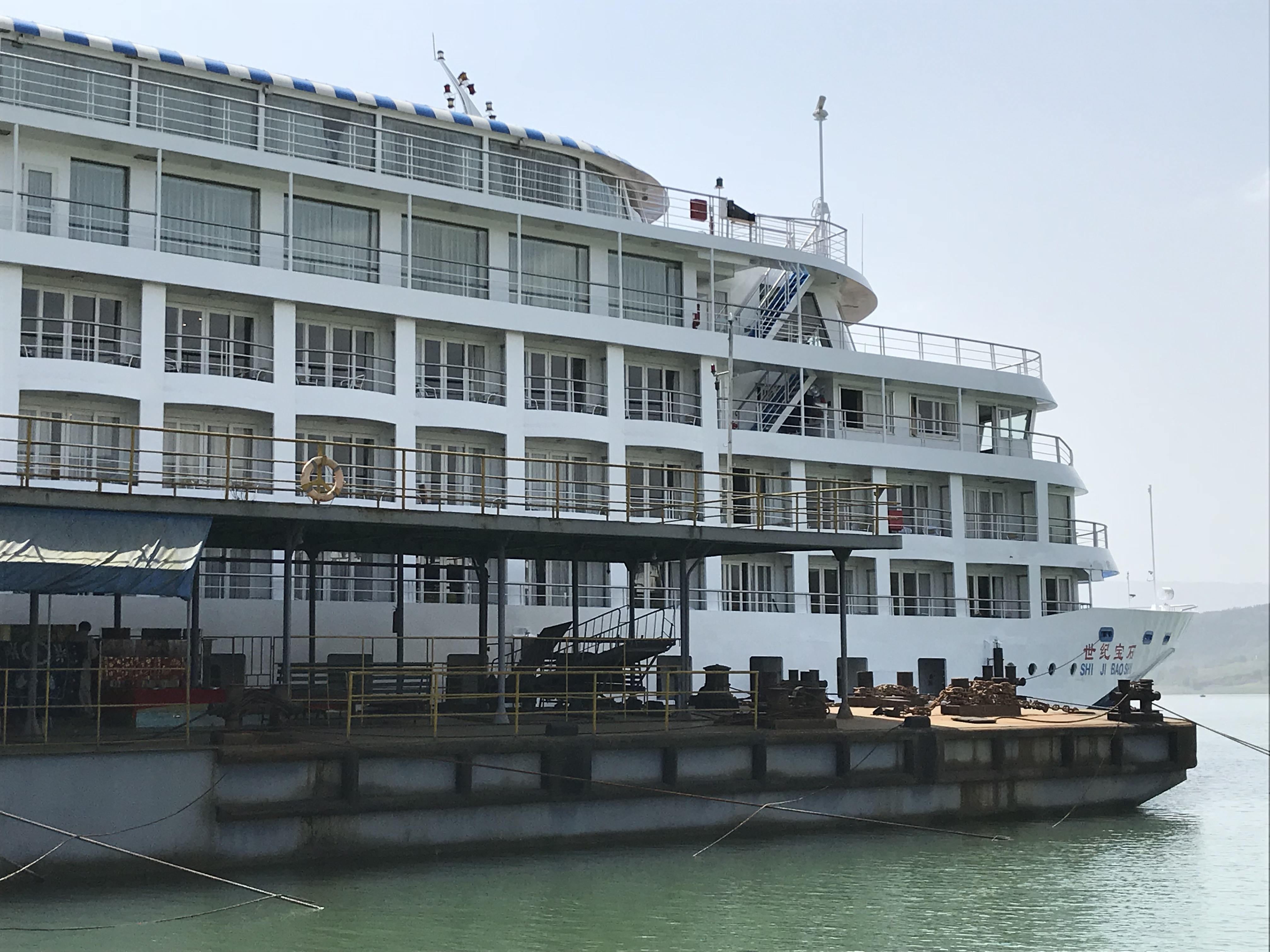 ./2018/03 - Viking China/16 - Shibaozhai/IMG_7582.JPG